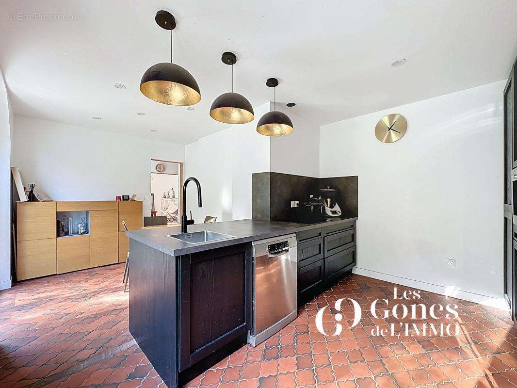 Maison à TASSIN-LA-DEMI-LUNE