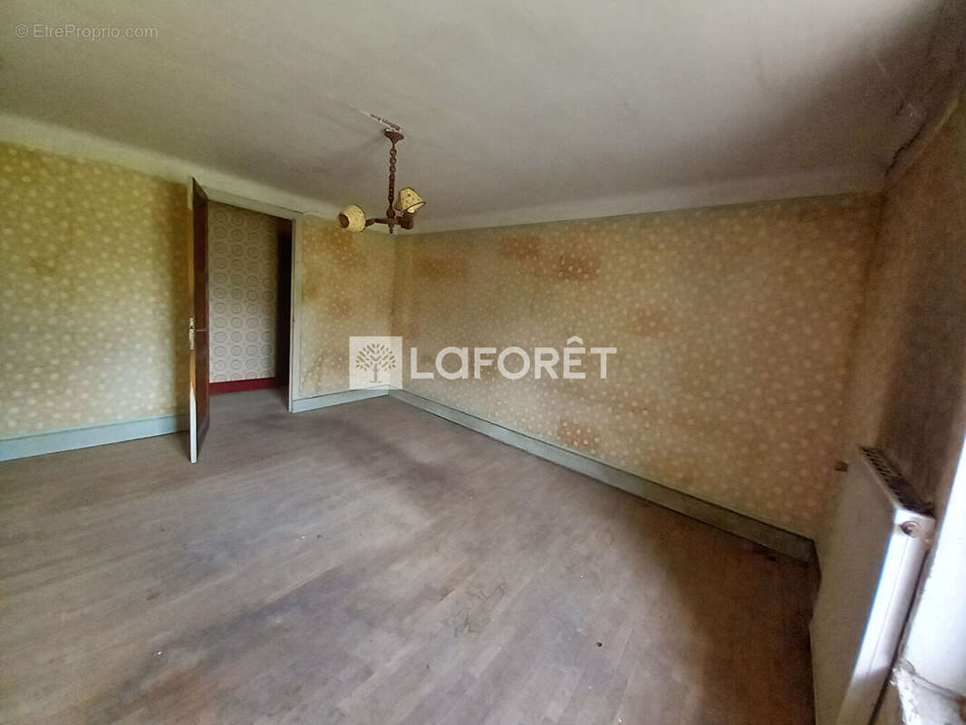 Maison à DOUCIER