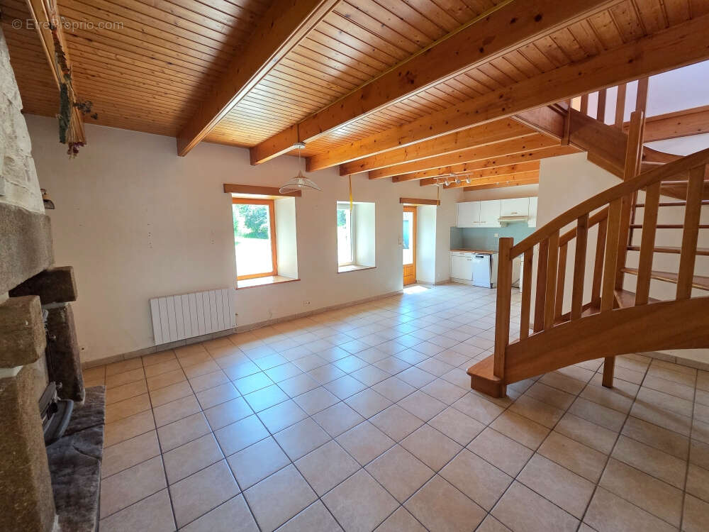 Maison Ploneour Lanvern 8 pièce(s) 139 m2 - photo 2
