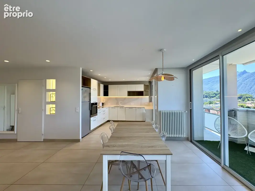 Appartement T4 lumineux avec balcon, cave et garage - Vue montagne - photo 8