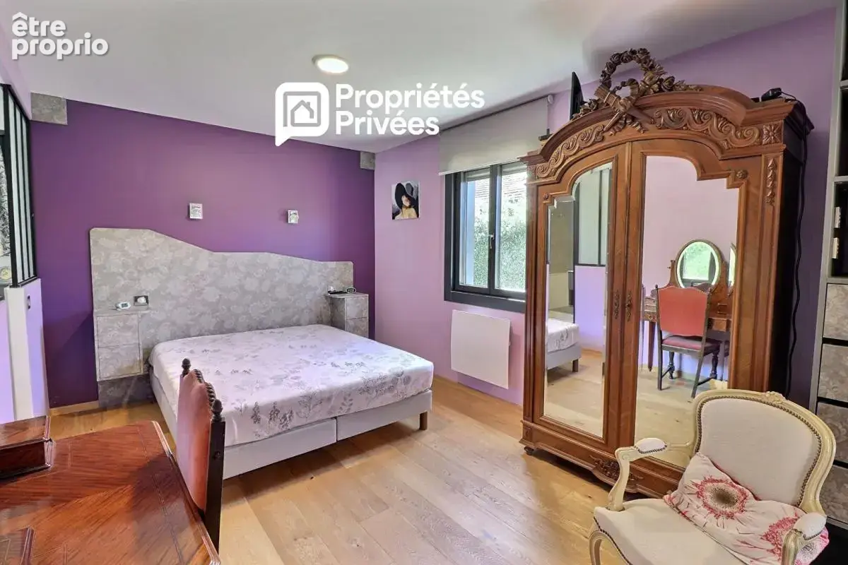 Propriété -7 pièces avec studio, piscine et local professionnel - photo 11