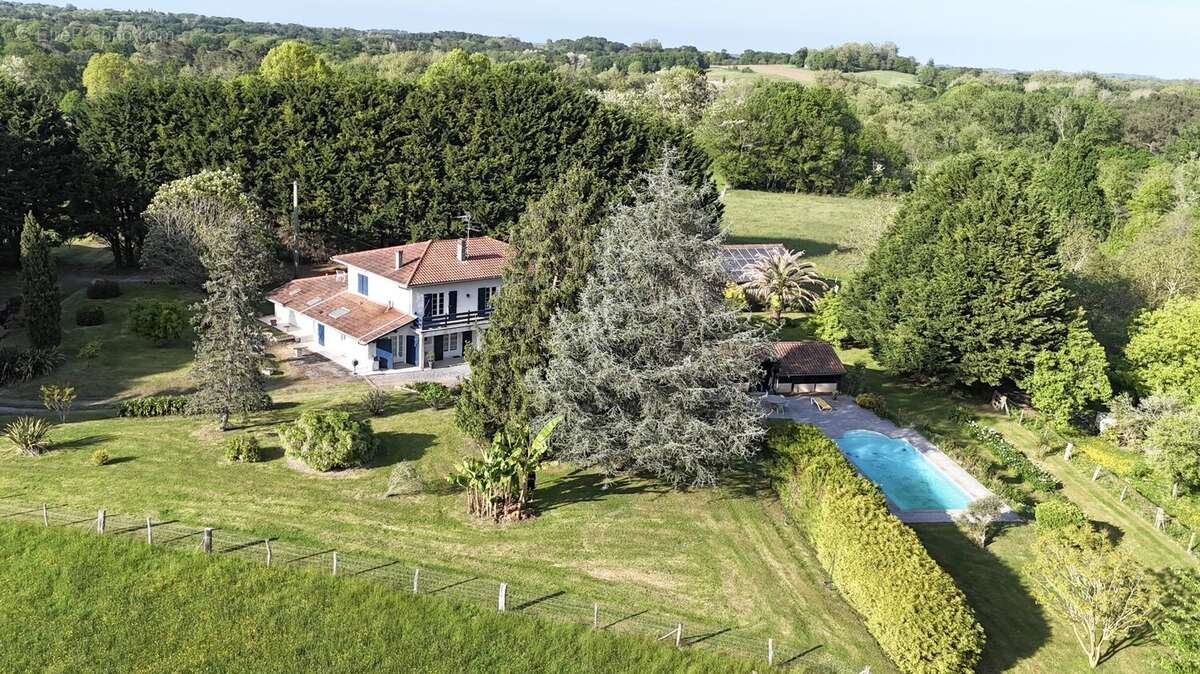 Maison à SAINT-MARTIN-DE-SEIGNANX