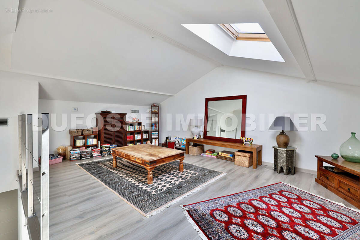 Maison à SAINT-GENIS-LAVAL