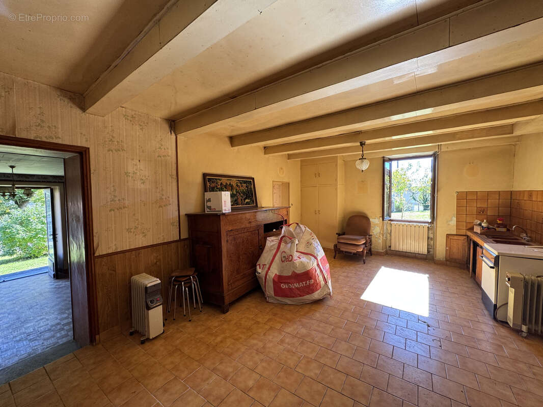 Maison à BARBEZIEUX-SAINT-HILAIRE