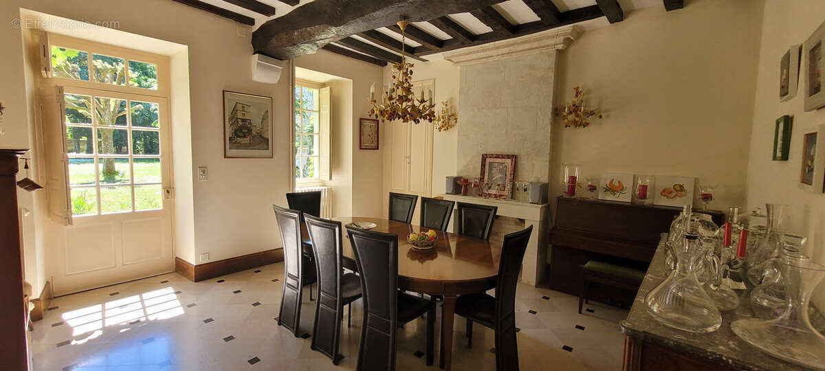 Maison à CHAMPIGNY-SUR-VEUDE