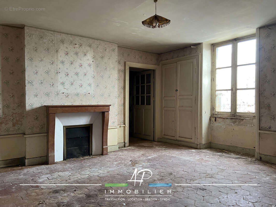 Maison à TIL-CHATEL