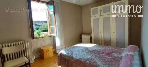 Appartement à BRISON-SAINT-INNOCENT