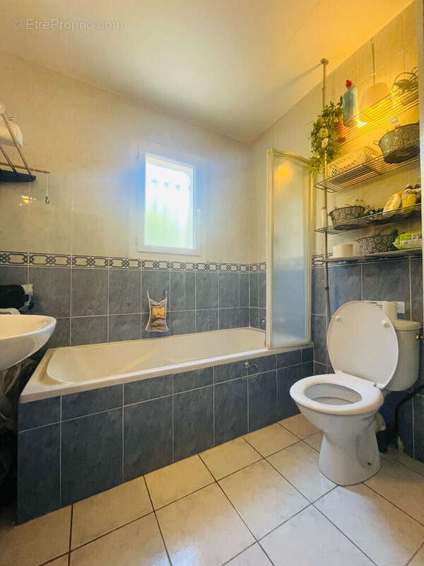 Goudargues - Villa 100m2 avec piscine sur 889m2 de terrain - photo 12