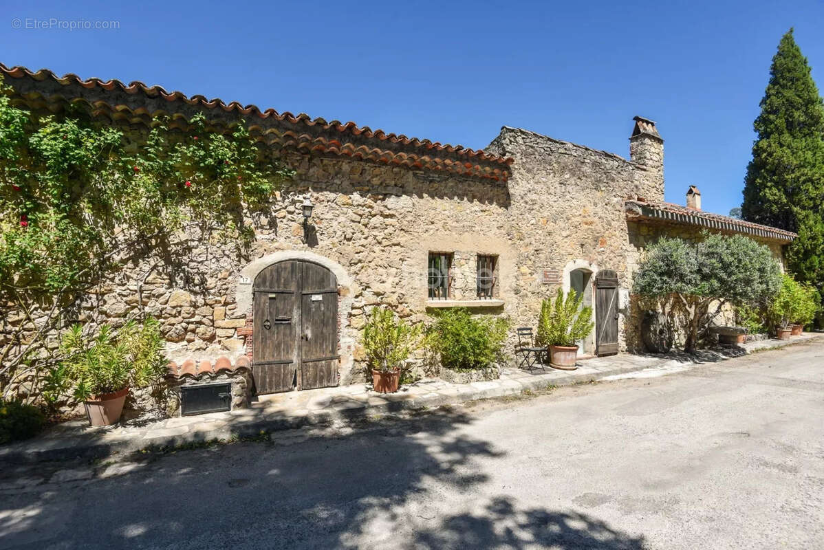 Maison à ENTRECASTEAUX