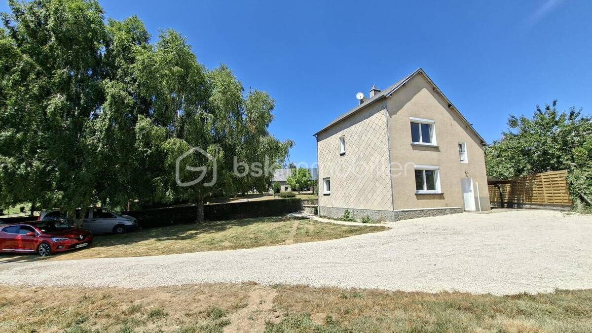 Maison à SAINT-SEVER-CALVADOS