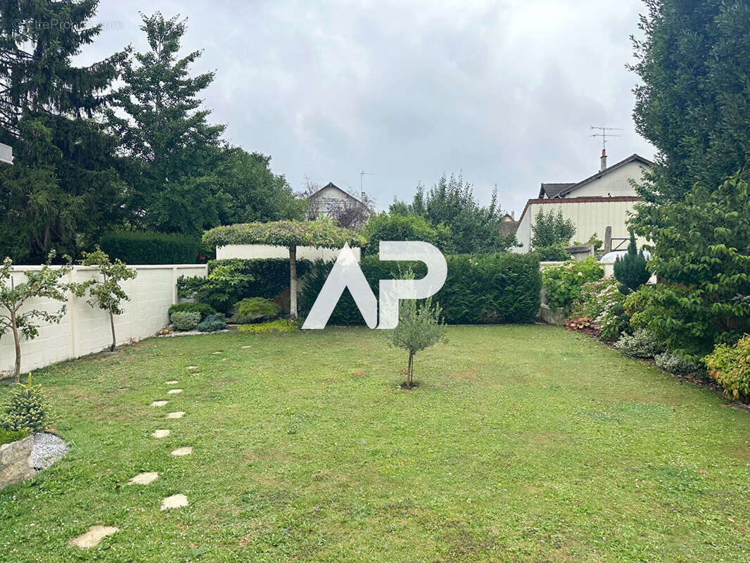 Maison à SAINT-GRATIEN