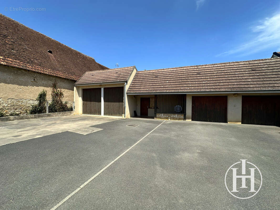 Maison à SAINT-AMAND-MONTROND