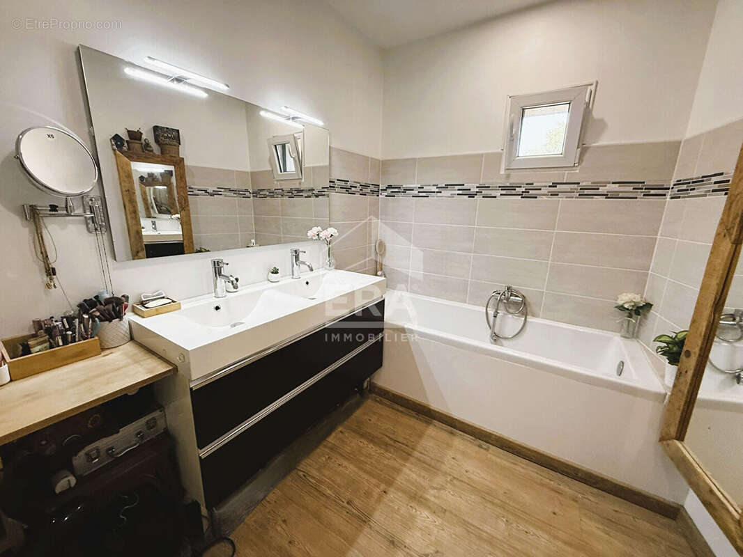 Maison à VILLES-SUR-AUZON