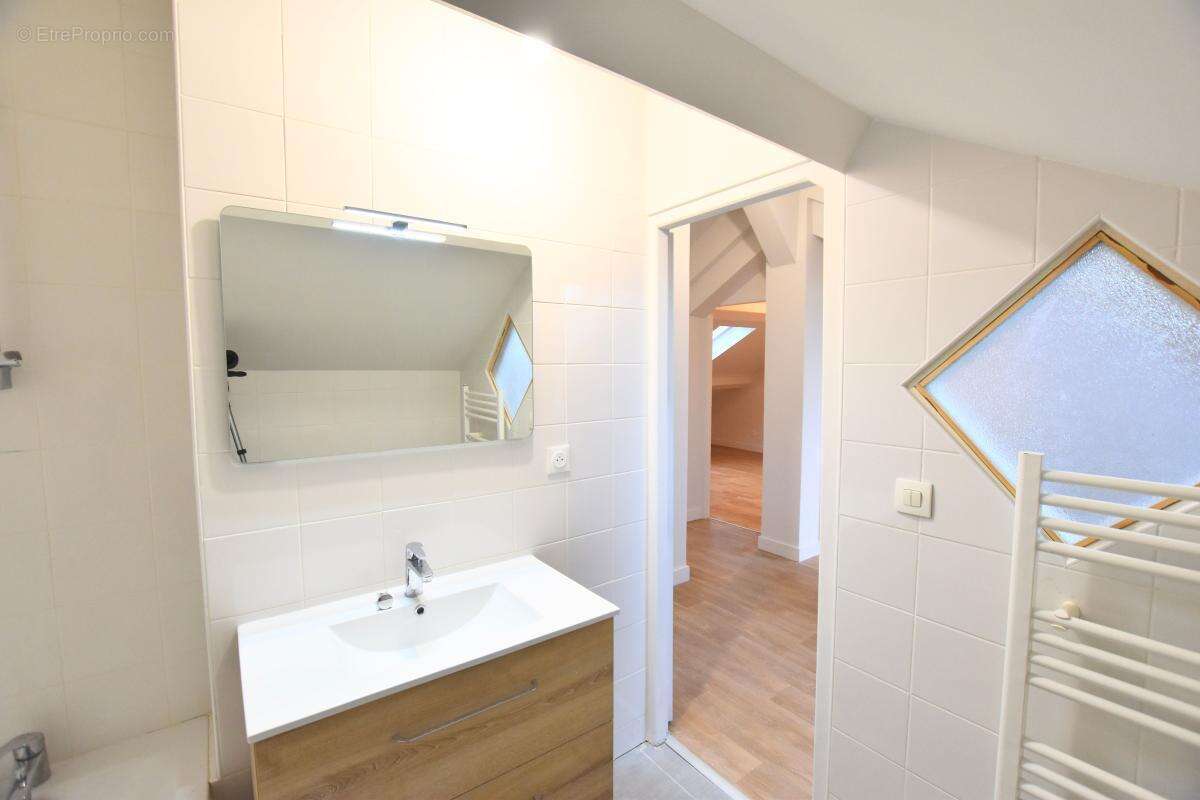 Appartement à TASSIN-LA-DEMI-LUNE
