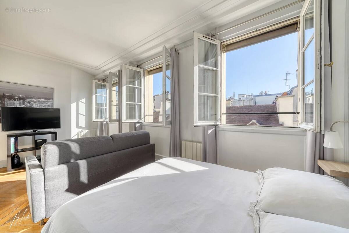 Appartement à PARIS-8E