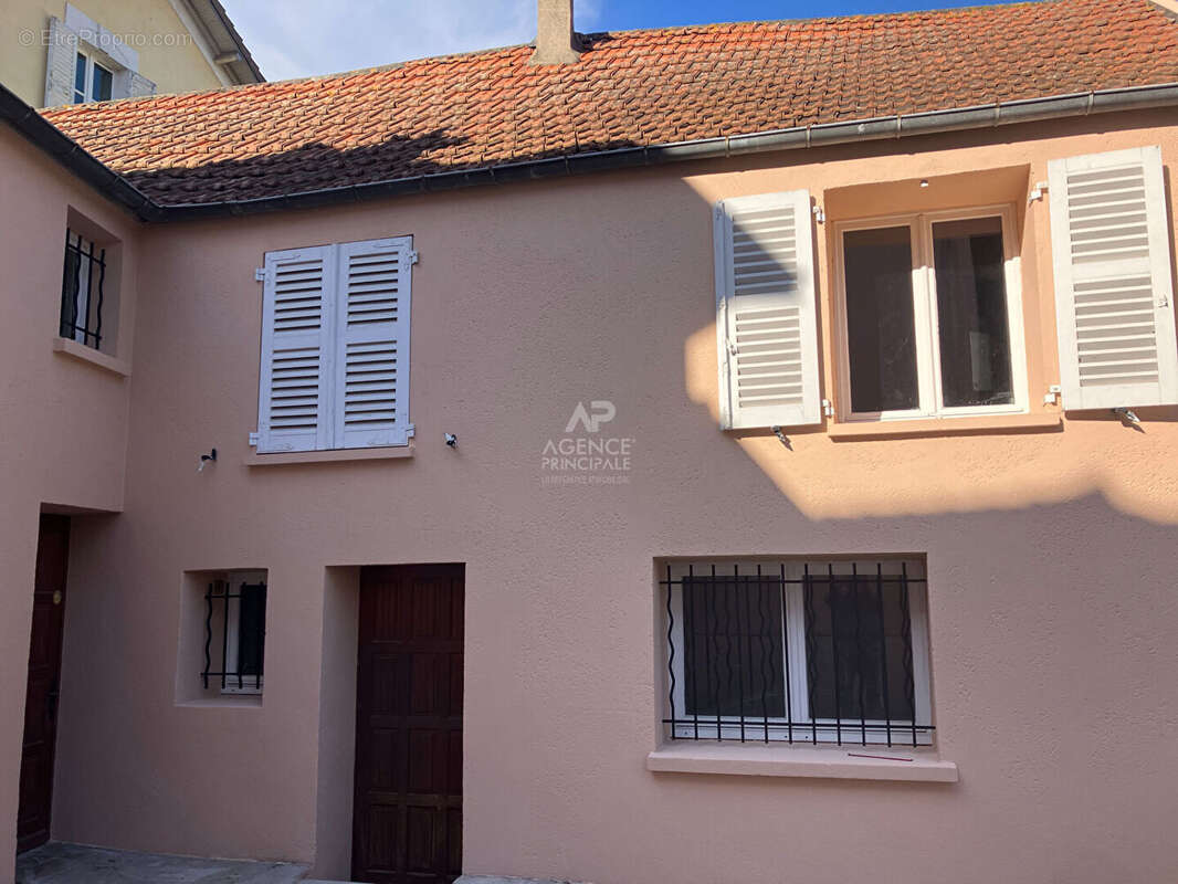 Maison à MAISONS-LAFFITTE