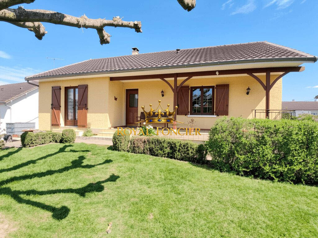 Pavillon de 88m²  - Maison à DANGE-SAINT-ROMAIN