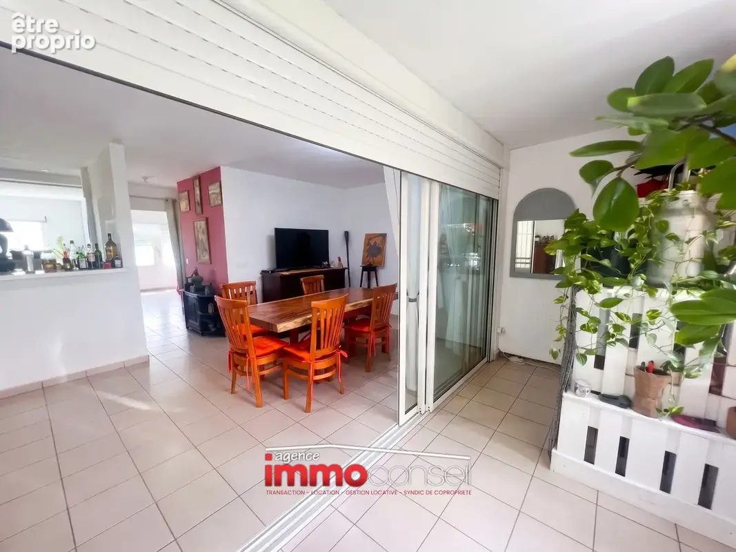 Appartement à LE MOULE