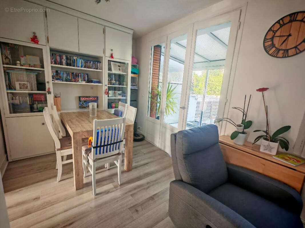 Maison à SARTROUVILLE