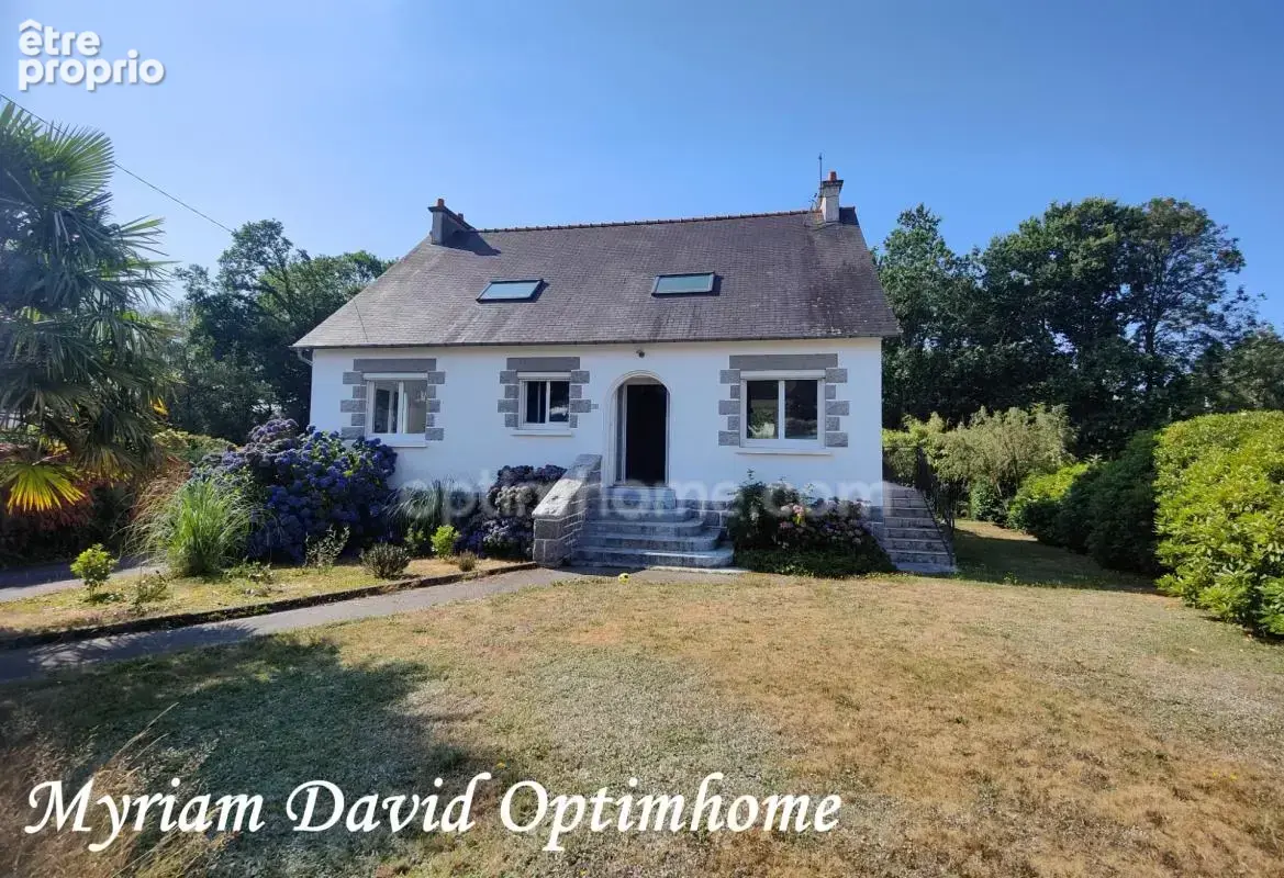 Maison familiale 171 m² – DPE C – 5 chambres – Terrain paysagé de 2 400 m² – Rostrenen - photo 26