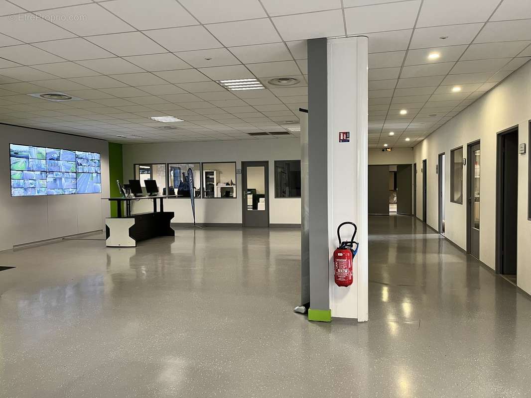 Bureaux à Louer - photo 3
