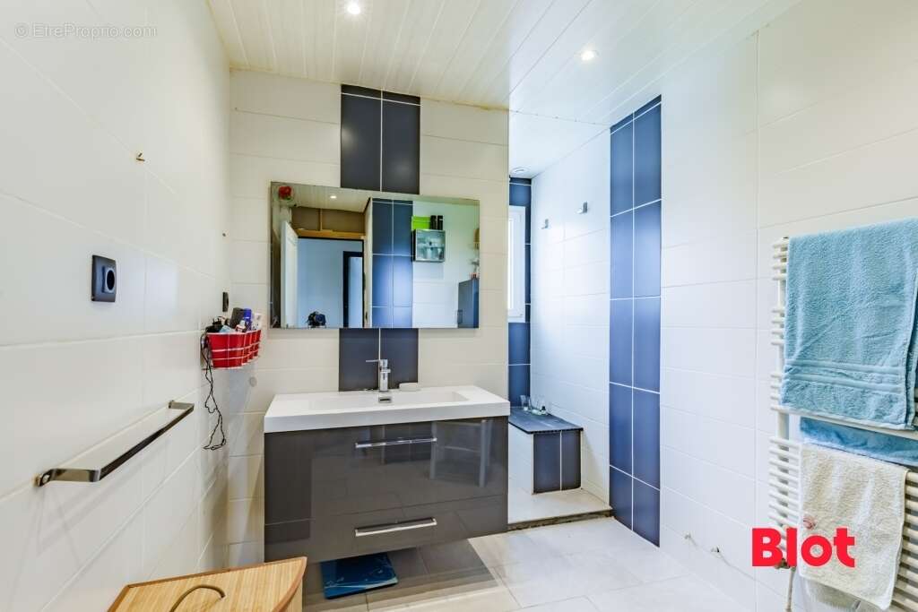 Maison à SAINT-JULIEN-DE-CONCELLES