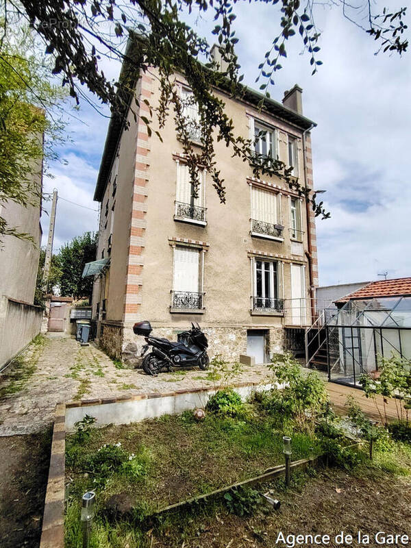 Appartement à HOUILLES