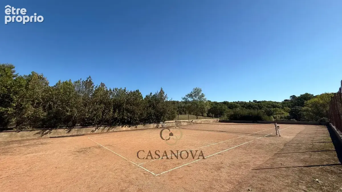 Domaine de 32 hectares en bord de rivière avec deux batisses entièrement rénovées, piscines et potentiel touristique en Occitani - photo 16