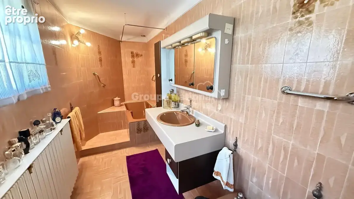 Exclusivité - Maison de maître - Espace et potentiel - photo 18