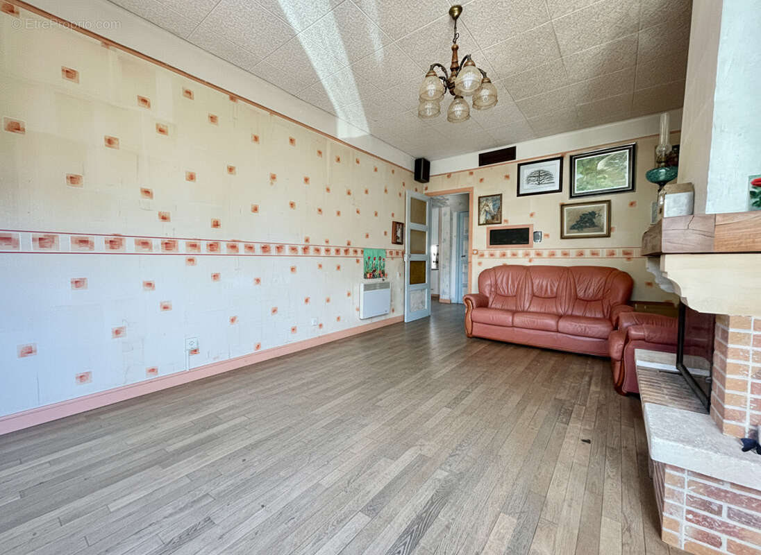 Maison à VERRIERES-LE-BUISSON