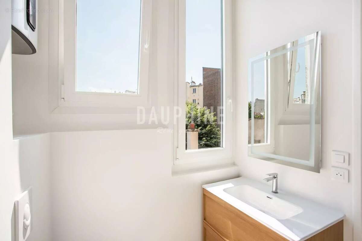Appartement à PARIS-14E