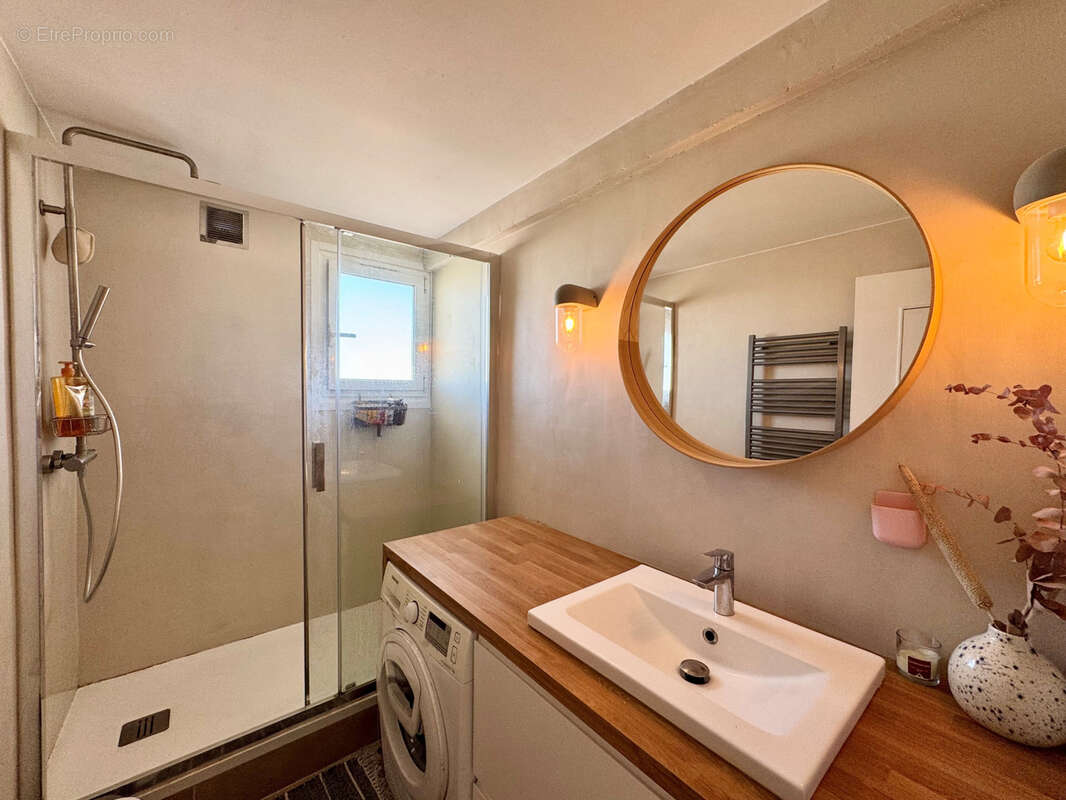 Appartement à SIX-FOURS-LES-PLAGES