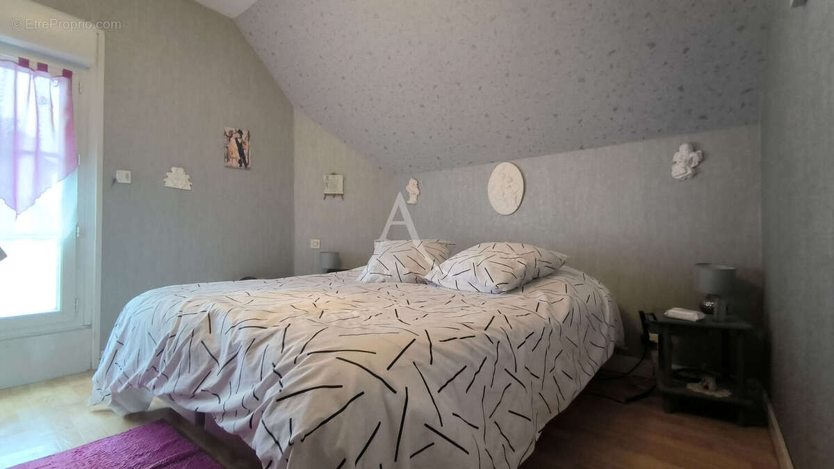 Maison à LA MENITRE