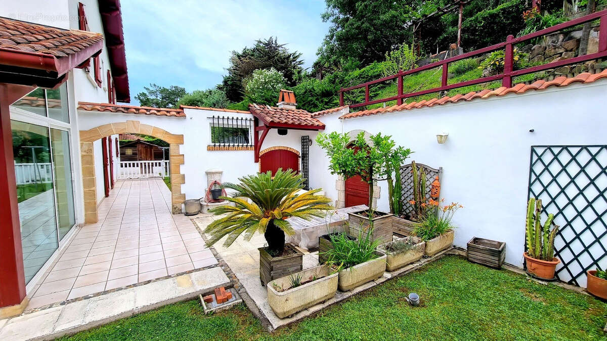 Maison à CIBOURE
