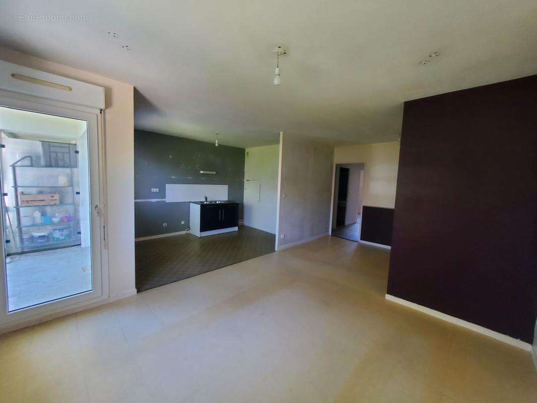 Bel appartement de type 3 de 65.80m² proximité  Polyclinique - photo 6