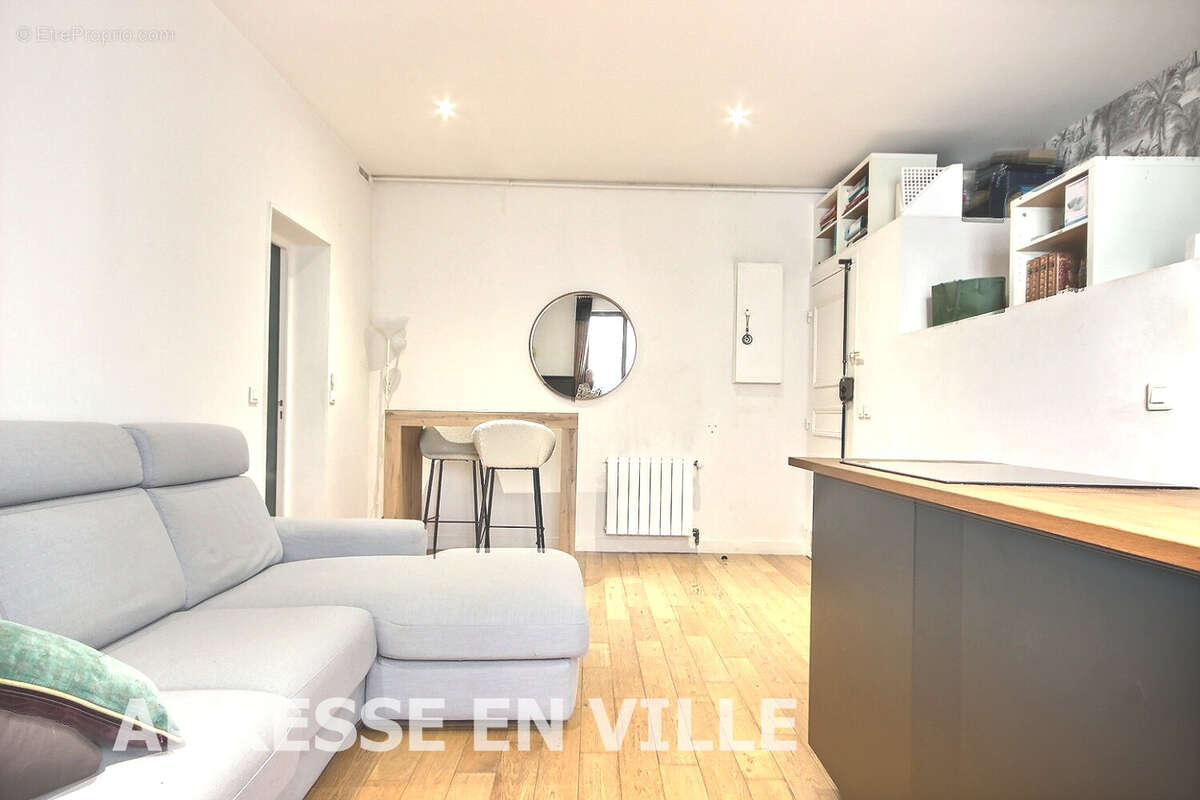 Appartement à COURBEVOIE
