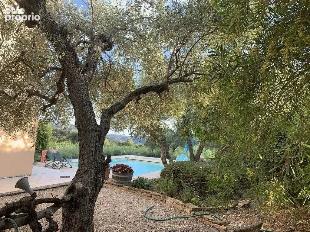 Le castellet 170 m2 6 pieces - photo 11