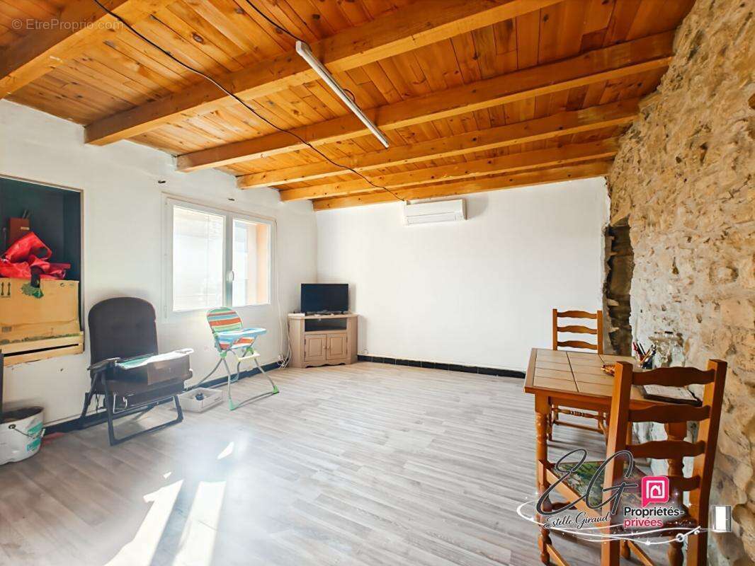 Maison de caractère traversante avec terrasse, atelier et vaste garage - photo 5