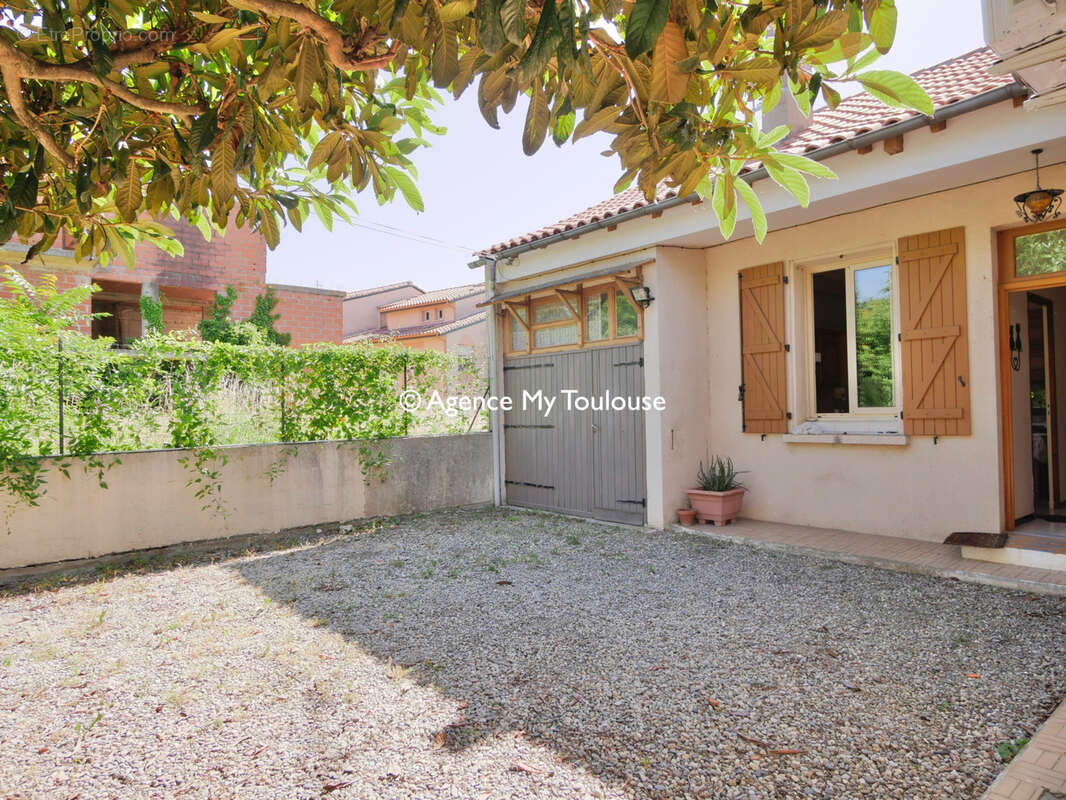 Toulouse, Fontaine Lestang, Maison T3 de plain pied avec garage et cours - photo 5