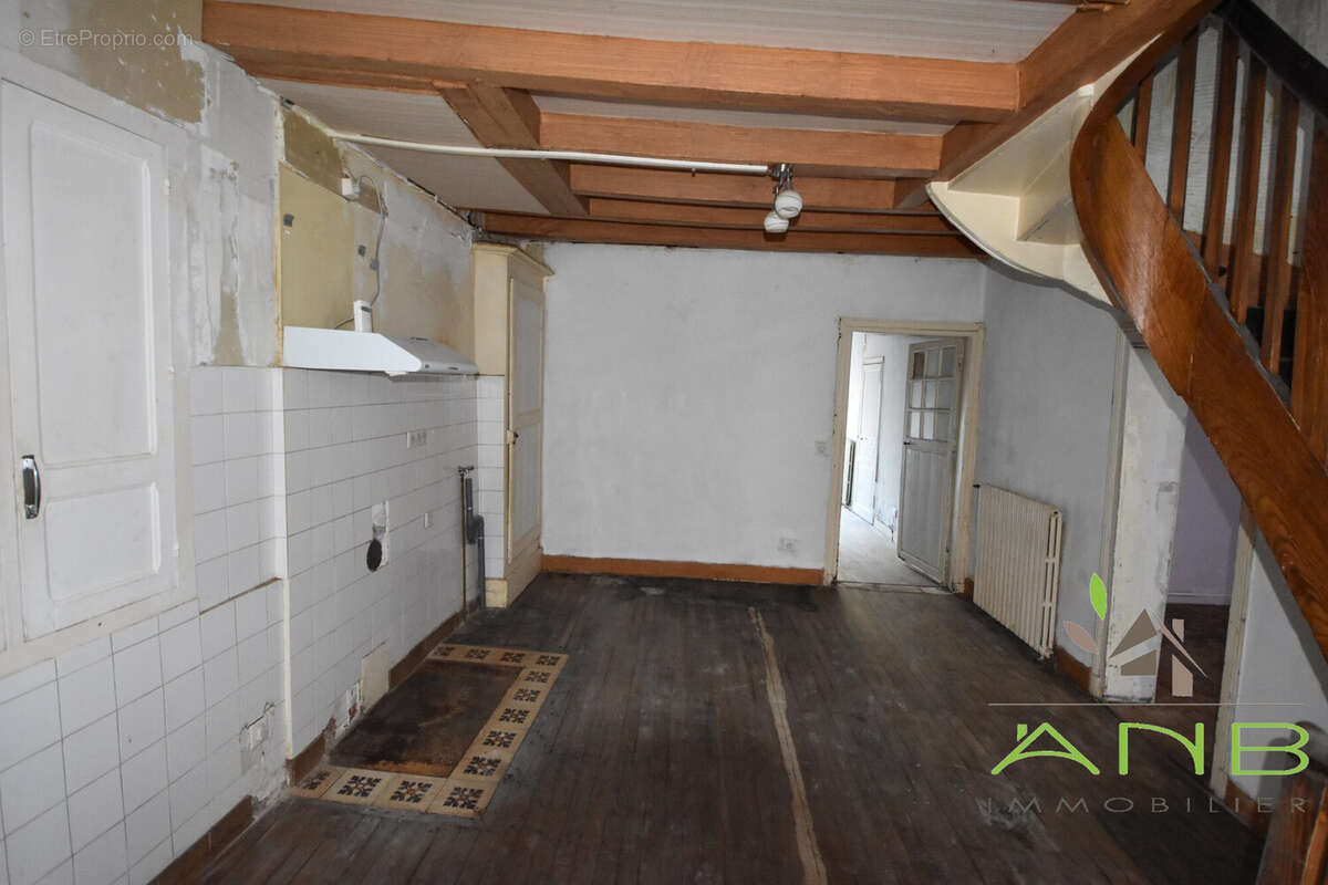 Maison à BUSSIERE-BADIL