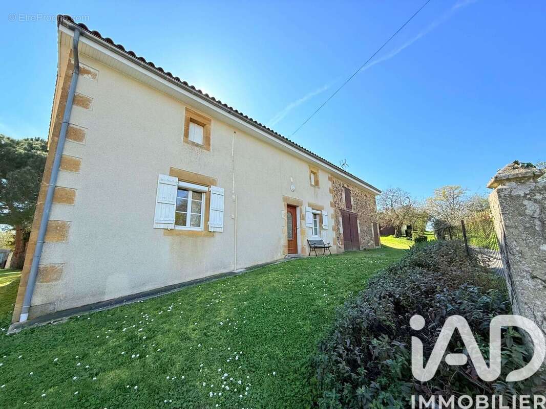 Photo 3 - Maison à AVAILLES-LIMOUZINE
