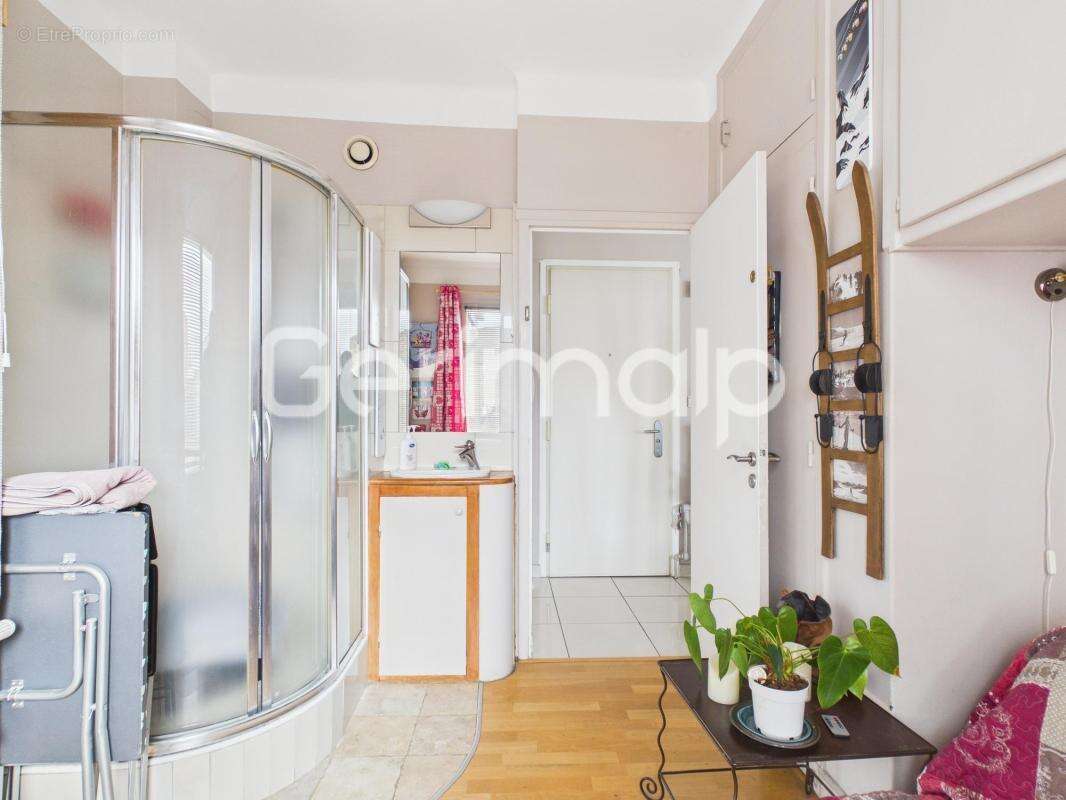 Vente - Appartement - 3 pièces + cuisine - 64 m² - 530 000 € - - photo 13