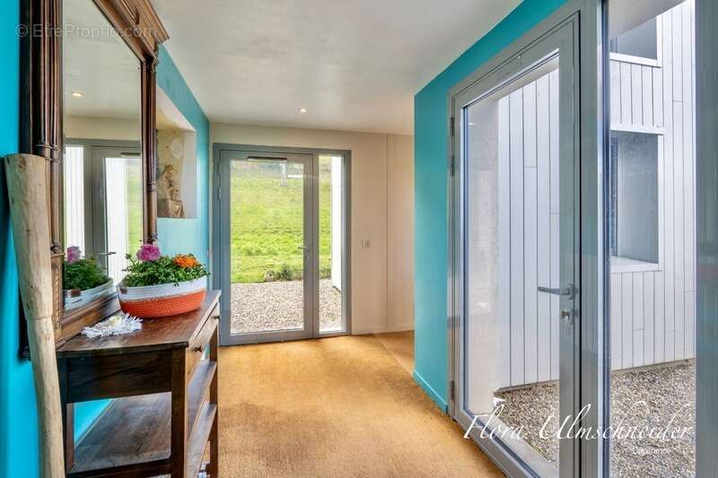 Propriété d'exception avec vue lac et Mont Blanc – 271 m² – DPE C – Ontex - 35 minutes de Chambéry, 40 minutes d’Aix-les-Bains,  - photo 20