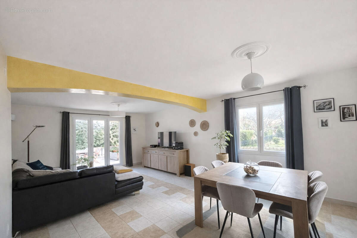 Maison à PORTES-LES-VALENCE