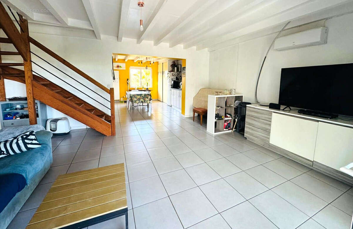 Maison à JOSSE