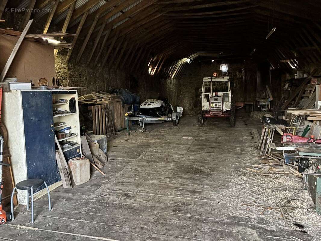 Grange 600m2 - photo 9