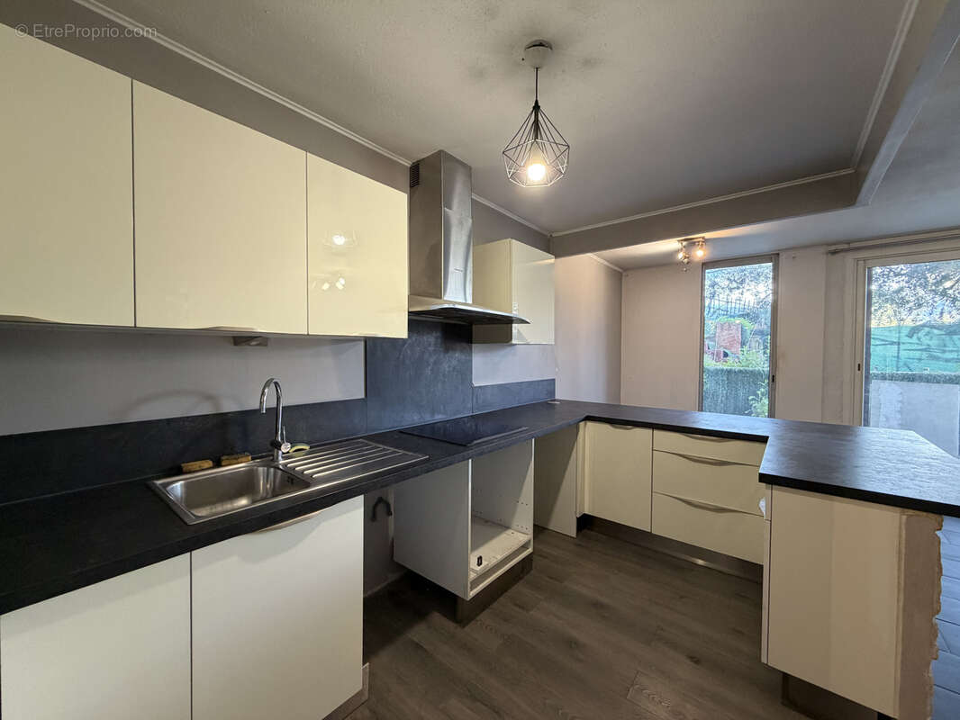 Appartement à CARROS