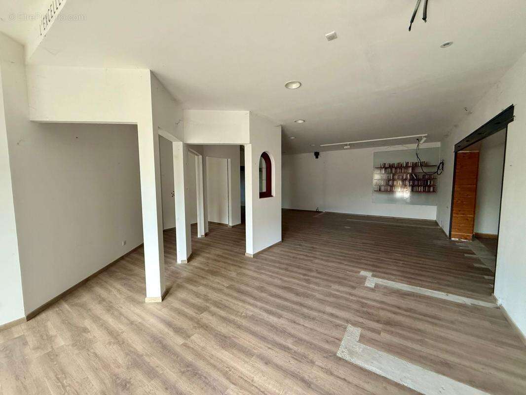 Local commercial et/ou professionnel à vendre - photo 6