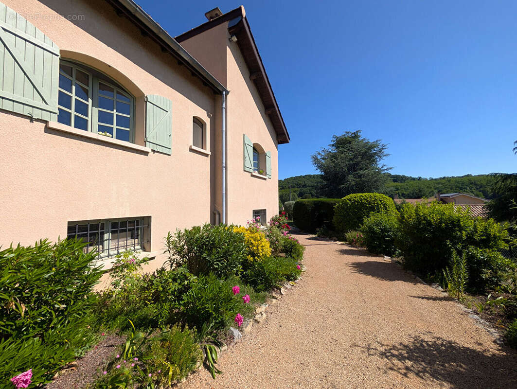 Maison à VILLE-SOUS-ANJOU