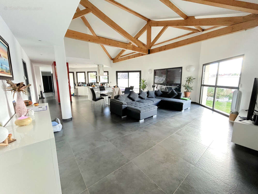 Maison à ANDREZIEUX-BOUTHEON